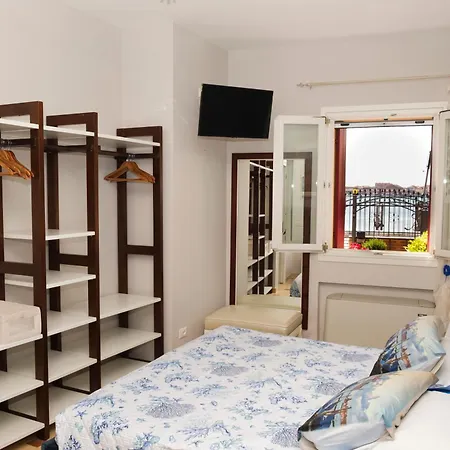 Blue Laguna Apartment *